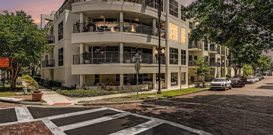 Condo in Orlando, Florida, 3 bedrooms № 2094497