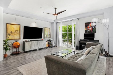 Condo in Orlando, Florida, 3 bedrooms № 2094497 - photo 10