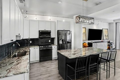 Condo in Orlando, Florida, 3 bedrooms № 2094497 - photo 8