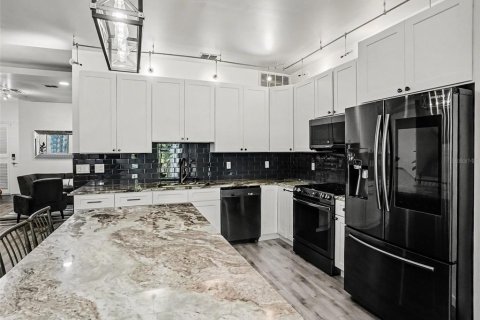 Condo in Orlando, Florida, 3 bedrooms № 2094497 - photo 3