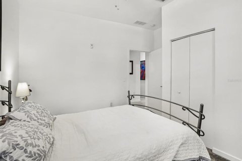 Condo in Orlando, Florida, 3 bedrooms № 2094497 - photo 19