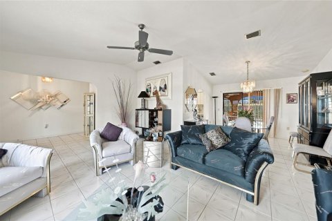 Villa ou maison à vendre à Port Charlotte, Floride: 3 chambres, 201.23 m2 № 2406591 - photo 23