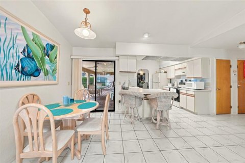 Villa ou maison à vendre à Port Charlotte, Floride: 3 chambres, 201.23 m2 № 2406591 - photo 22