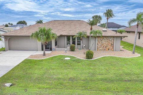 Villa ou maison à vendre à Port Charlotte, Floride: 3 chambres, 201.23 m2 № 2406591 - photo 6