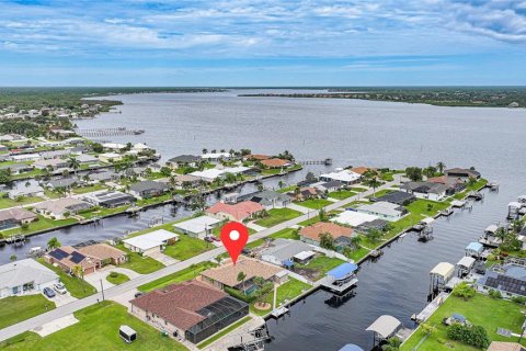 Villa ou maison à Port Charlotte, Floride 3 chambres, 201.23 m2 № 2406591