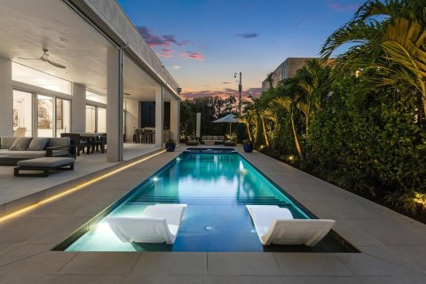 Villa ou maison à Lantana, Floride 4 chambres, 242.29 m2 № 2087703