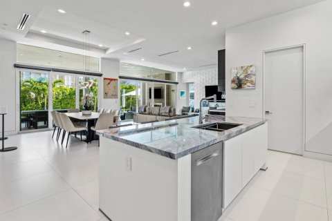 Villa ou maison à vendre à Lantana, Floride: 4 chambres, 242.29 m2 № 2087703 - photo 6