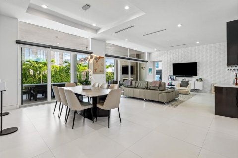 Villa ou maison à vendre à Lantana, Floride: 4 chambres, 242.29 m2 № 2087703 - photo 5