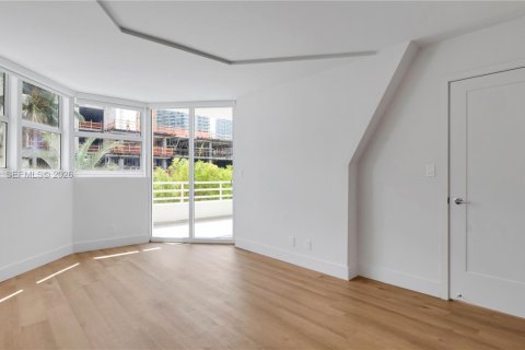 Снять в аренду квартиру в Майами, Флорида 2 спальни, 119.94м2, № 2005559 - фото 15