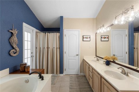 House in Orlando, Florida 4 bedrooms, 217.76 sq.m. № 1732211 - photo 21
