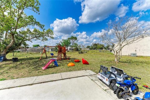 House in North Port, Florida 3 bedrooms, 124.86 sq.m. № 1591370 - photo 29