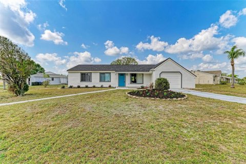 House in North Port, Florida 3 bedrooms, 124.86 sq.m. № 1591370 - photo 2