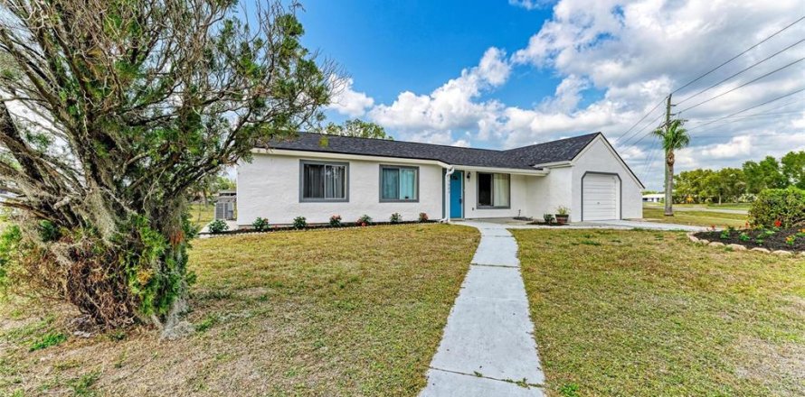 House in North Port, Florida 3 bedrooms, 124.86 sq.m. № 1591370