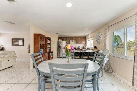 House in North Port, Florida 3 bedrooms, 124.86 sq.m. № 1591370 - photo 9