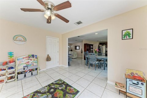 House in North Port, Florida 3 bedrooms, 124.86 sq.m. № 1591370 - photo 19