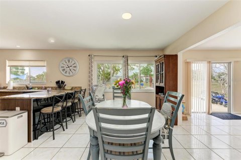 House in North Port, Florida 3 bedrooms, 124.86 sq.m. № 1591370 - photo 11