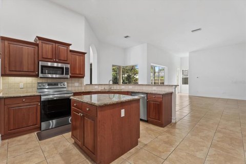 House in Sarasota, Florida 3 bedrooms, 340.21 sq.m. № 2273282 - photo 13