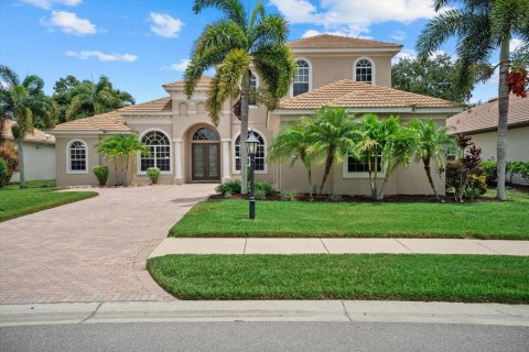 House in Sarasota, Florida 3 bedrooms, 340.21 sq.m. № 2273282