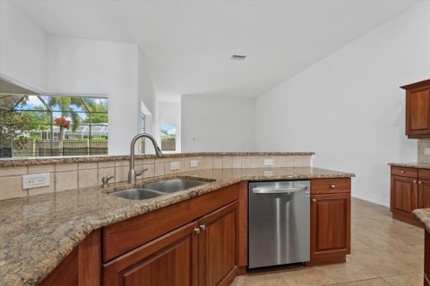 House in Sarasota, Florida 3 bedrooms, 340.21 sq.m. № 2273282 - photo 16