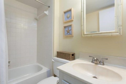 Condo in Cocoa Beach, Florida, 3 bedrooms  № 1579231 - photo 10