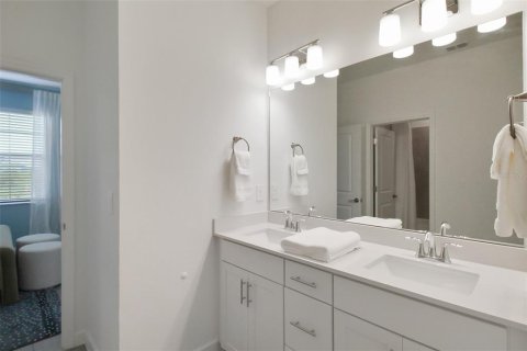 Villa ou maison à louer à Bradenton, Floride: 4 chambres, 253.07 m2 № 1335664 - photo 12