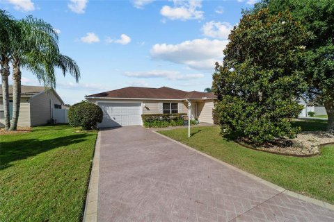 House in The Villages, Florida 2 bedrooms, 106.09 sq.m. № 1755396 - photo 3