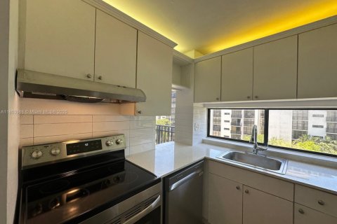 Condominio en venta en Sunny Isles Beach, Florida, 1 dormitorio, 59.46 m2 № 1689147 - foto 8