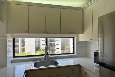 Condominio en venta en Sunny Isles Beach, Florida, 1 dormitorio, 59.46 m2 № 1689147 - foto 11