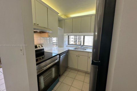 Condominio en venta en Sunny Isles Beach, Florida, 1 dormitorio, 59.46 m2 № 1689147 - foto 10