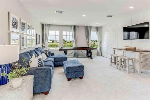 House in Land O' Lakes, Florida 4 bedrooms, 256.04 sq.m. № 2220833 - photo 9