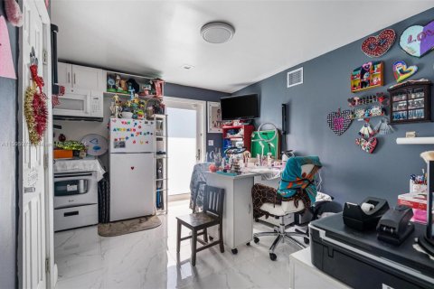 House in Miami, Florida 4 bedrooms, 177.26 sq.m. № 1865594 - photo 28
