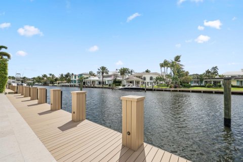 Casa en Delray Beach, Florida 4 dormitorios, 287.25 m2 № 2176787