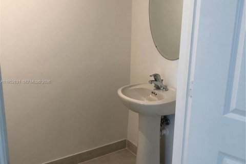 Touwnhouse à vendre à Homestead, Floride: 3 chambres, 123.65 m2 № 2010384 - photo 6