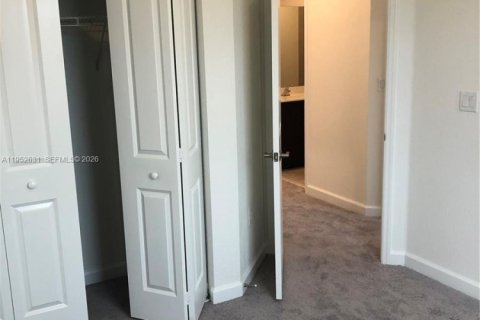 Touwnhouse à vendre à Homestead, Floride: 3 chambres, 123.65 m2 № 2010384 - photo 11