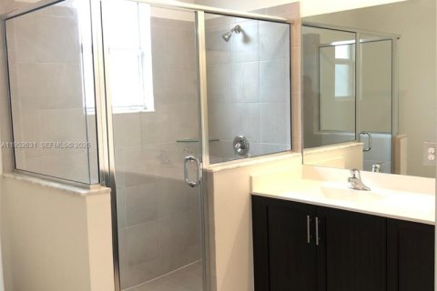 Touwnhouse à vendre à Homestead, Floride: 3 chambres, 123.65 m2 № 2010384 - photo 14