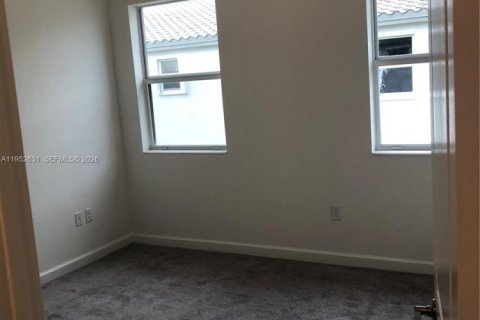 Touwnhouse à vendre à Homestead, Floride: 3 chambres, 123.65 m2 № 2010384 - photo 15