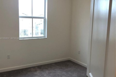 Touwnhouse à vendre à Homestead, Floride: 3 chambres, 123.65 m2 № 2010384 - photo 12