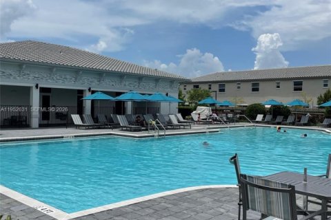 Touwnhouse à vendre à Homestead, Floride: 3 chambres, 123.65 m2 № 2010384 - photo 18