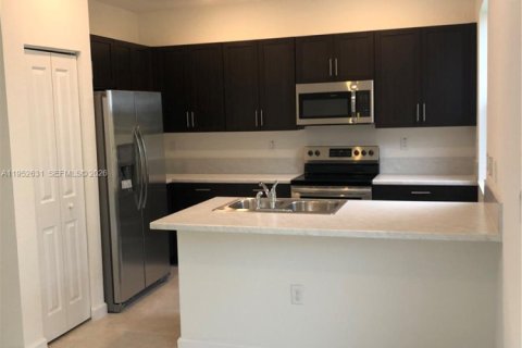 Touwnhouse à vendre à Homestead, Floride: 3 chambres, 123.65 m2 № 2010384 - photo 4