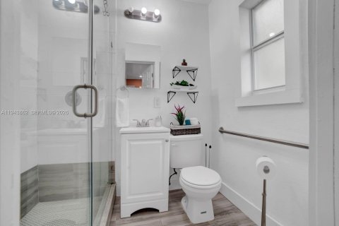 Снять в аренду квартиру в Майами, Флорида 1 спальня, 365.29м2, № 2000616 - фото 7