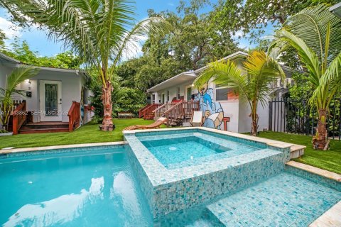 Снять в аренду квартиру в Майами, Флорида 1 спальня, 365.29м2, № 2000616 - фото 3