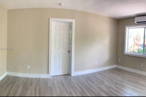 Снять в аренду квартиру в Майами, Флорида 1 спальня, 365.29м2, № 2000616 - фото 9