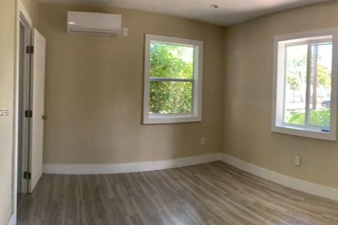 Снять в аренду квартиру в Майами, Флорида 1 спальня, 365.29м2, № 2000616 - фото 12