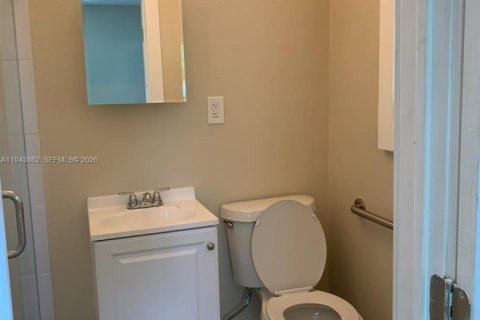 Снять в аренду квартиру в Майами, Флорида 1 спальня, 365.29м2, № 2000616 - фото 14