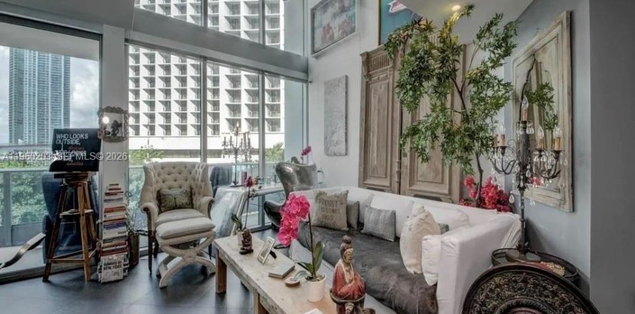 Кондоминиум с 1 спальней в Майами, Флорида № 2019881