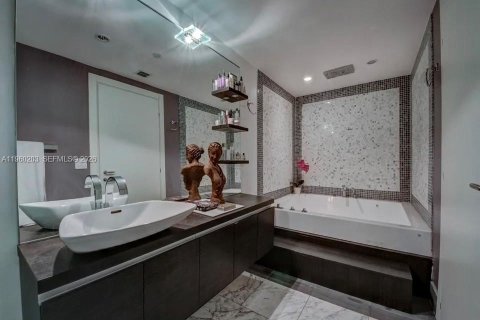 Снять в аренду кондоминиум в Майами, Флорида 1 спальня, 87.14м2, № 2019881 - фото 11