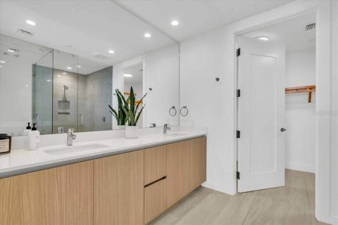 Condo in Sarasota, Florida, 2 bedrooms  № 1856262 - photo 22