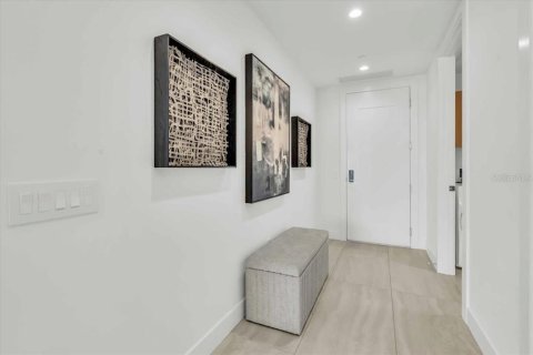 Condo in Sarasota, Florida, 2 bedrooms  № 1856262 - photo 12