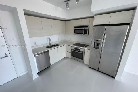 Copropriété à louer à Miami, Floride: 1 chambre, 68.75 m2 № 2075164 - photo 3
