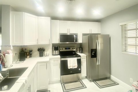 Condominio en venta en Sunrise, Florida, 2 dormitorios, 85.93 m2 № 2048946 - foto 9